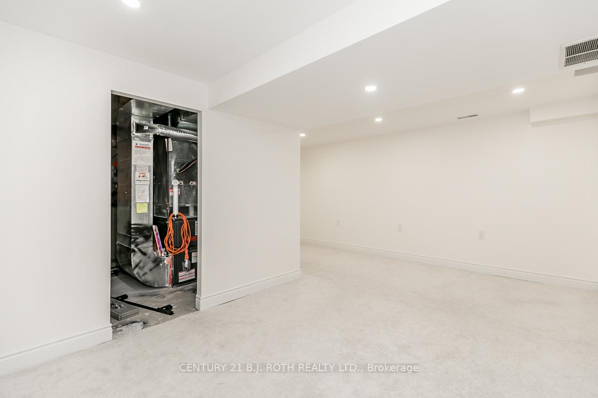 430 Mapleview Drive E 18