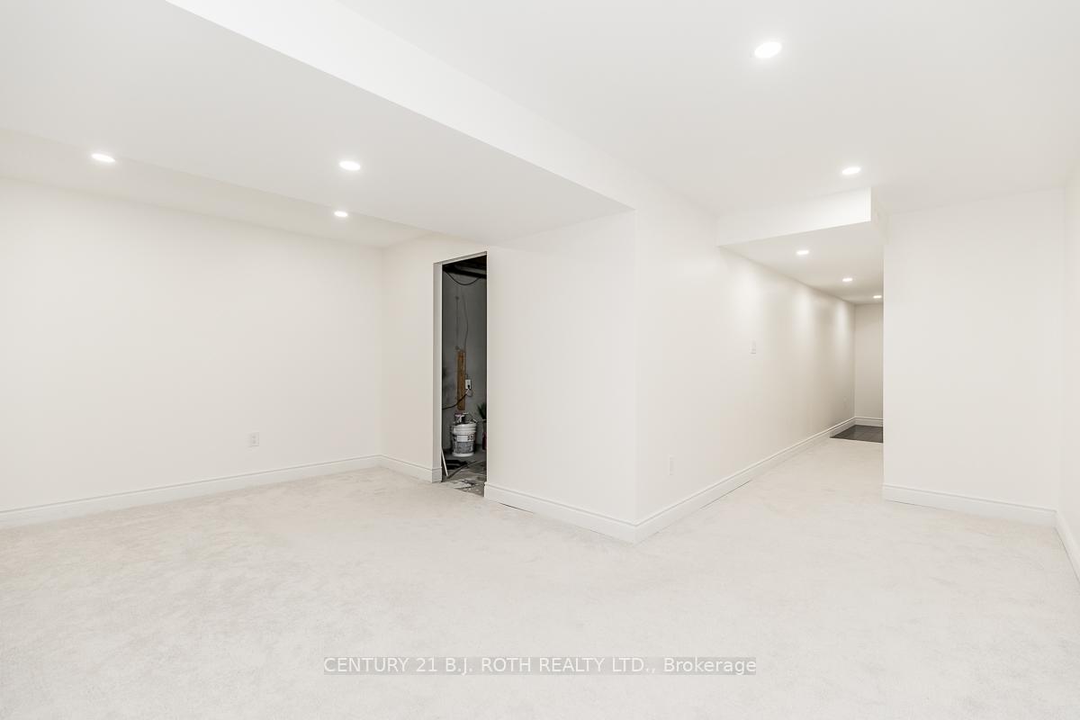 430 Mapleview Drive E 18