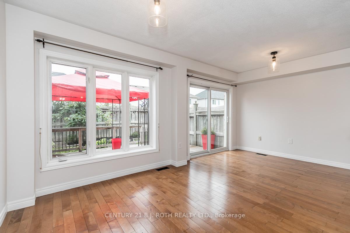 430 Mapleview Drive E 18