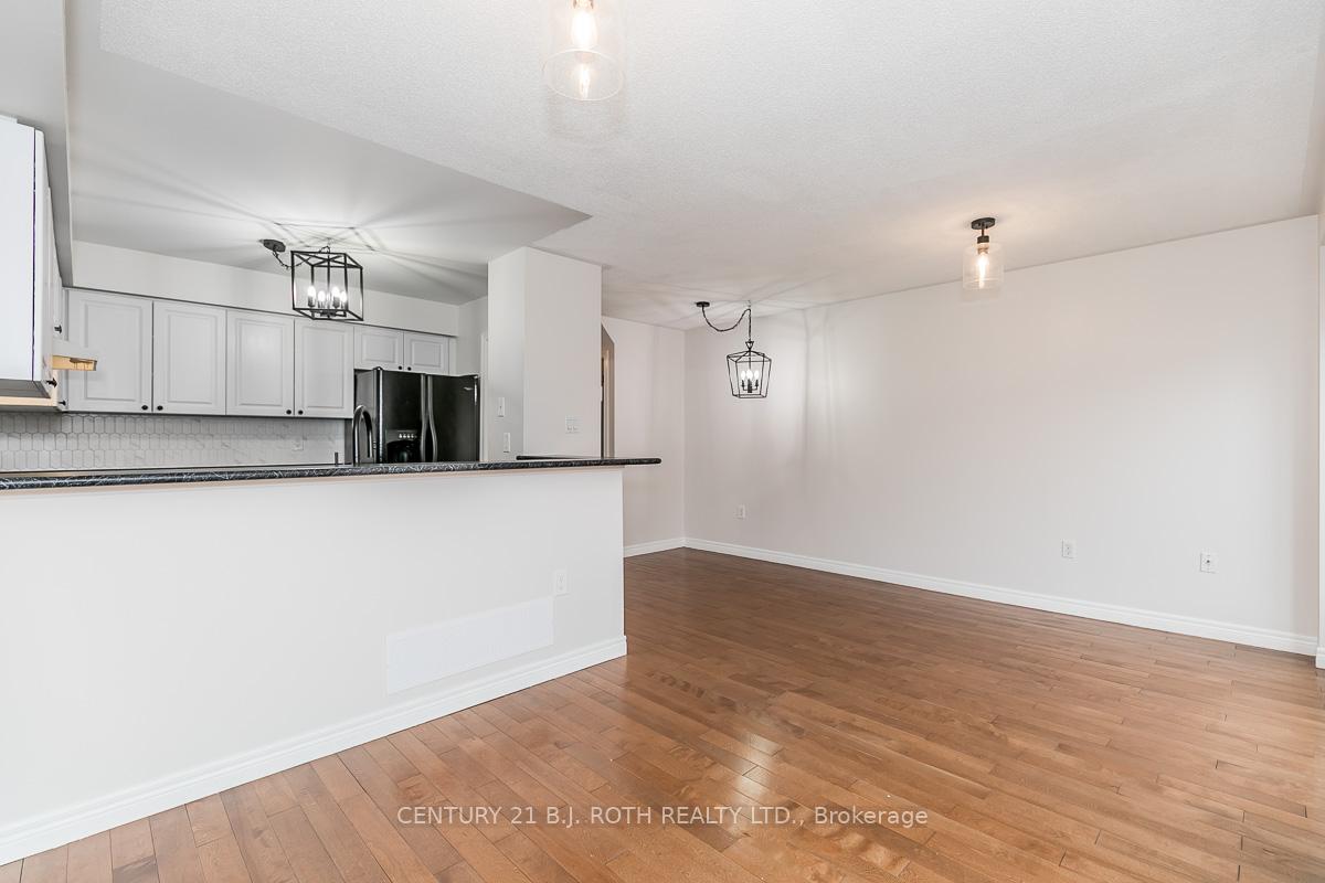 430 Mapleview Drive E 18