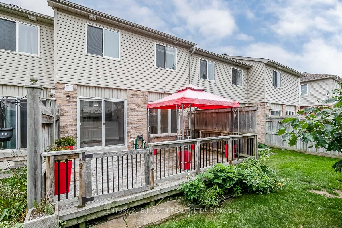 430 Mapleview Drive E 18