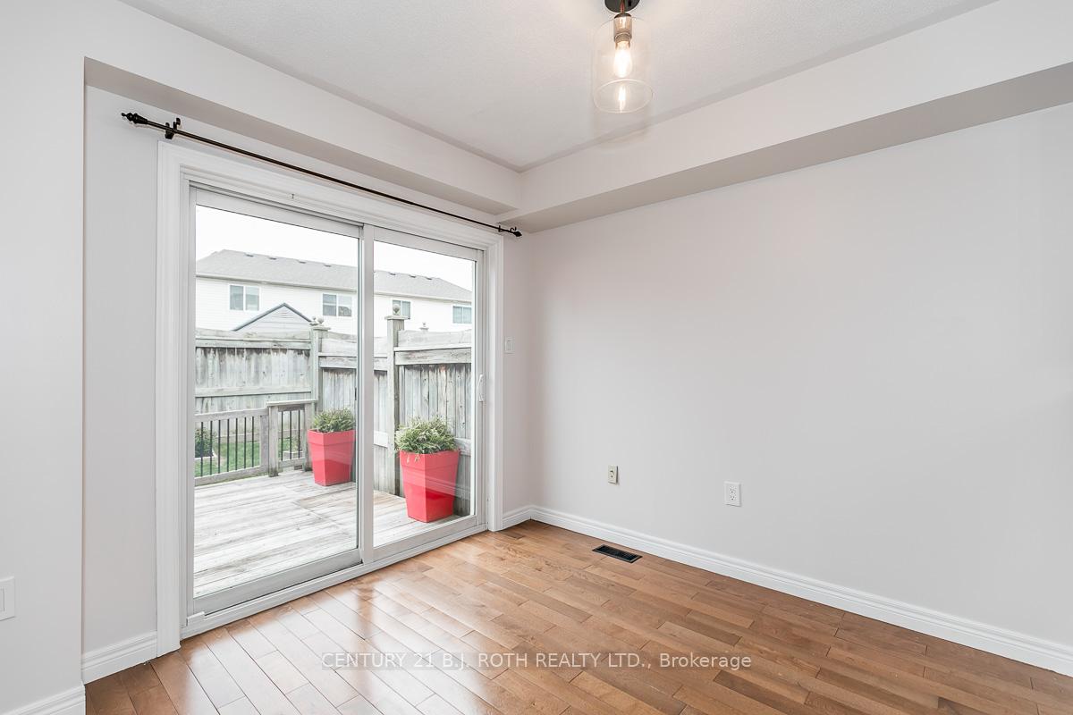 430 Mapleview Drive E 18