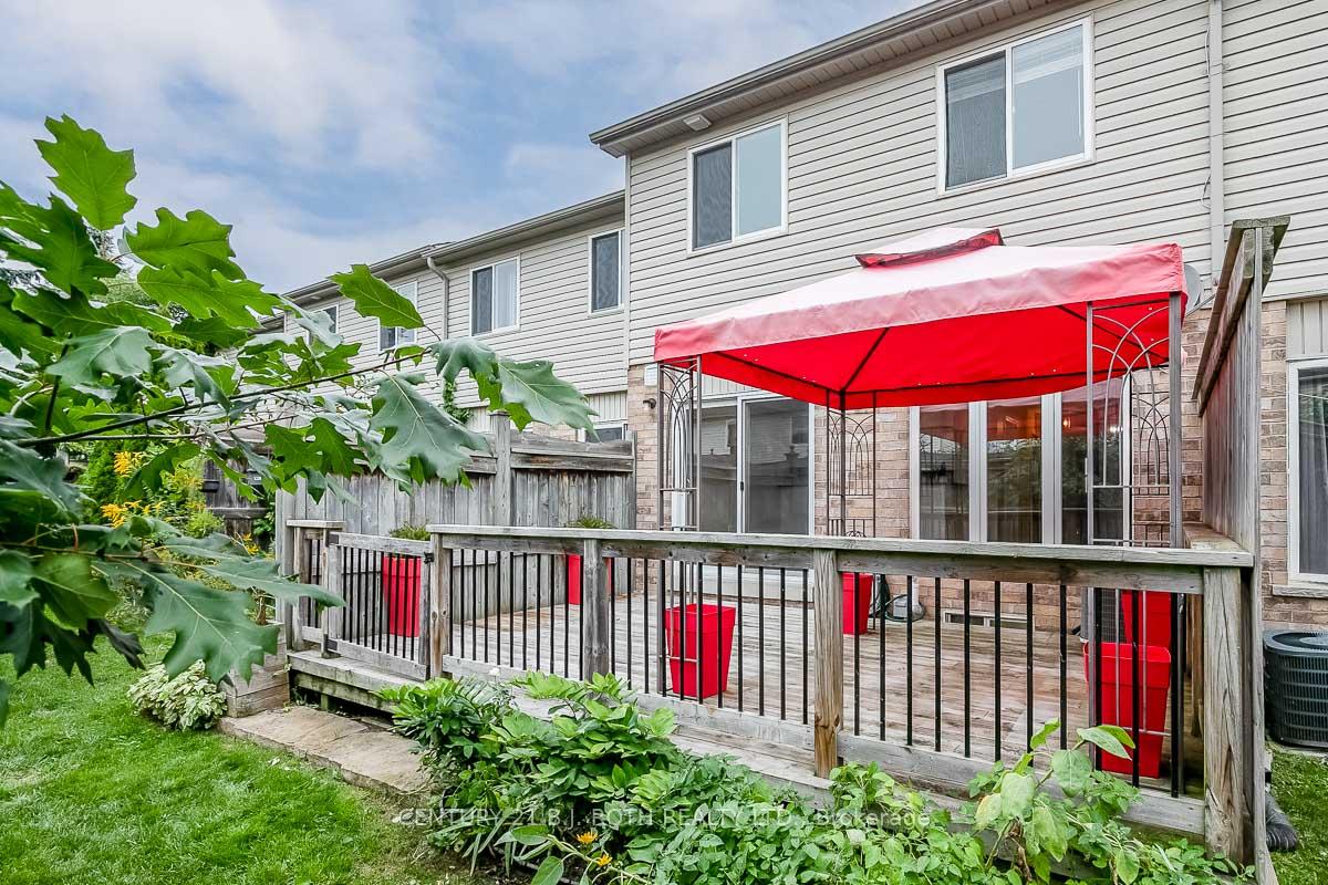 430 Mapleview Drive E 18