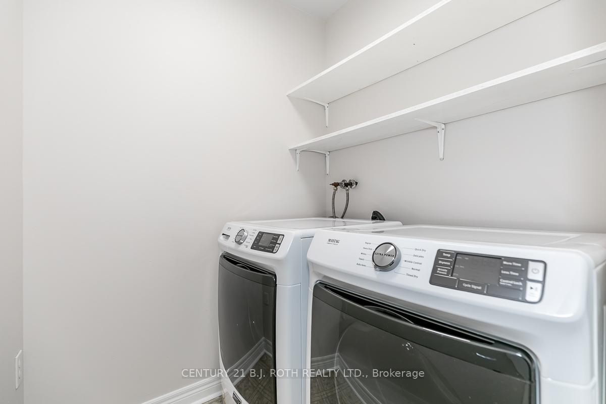 430 Mapleview Drive E 18