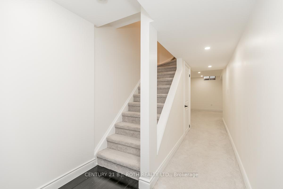 430 Mapleview Drive E 18
