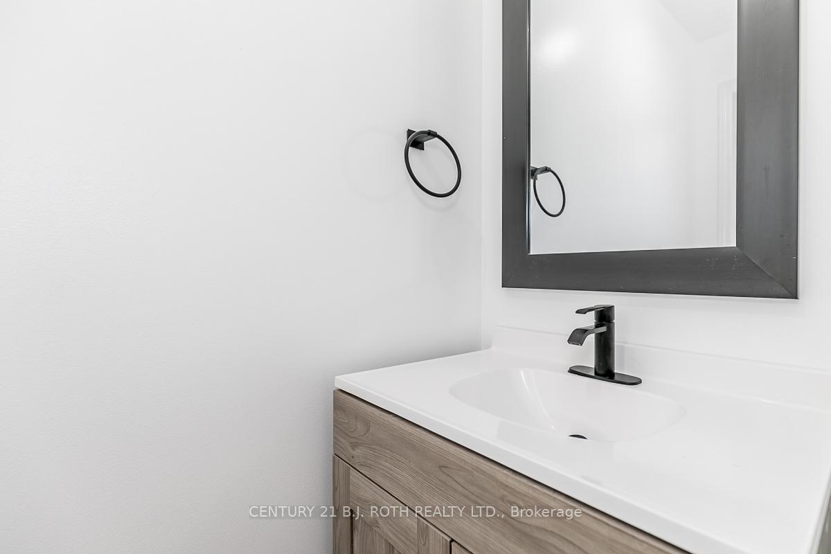 430 Mapleview Drive E 18