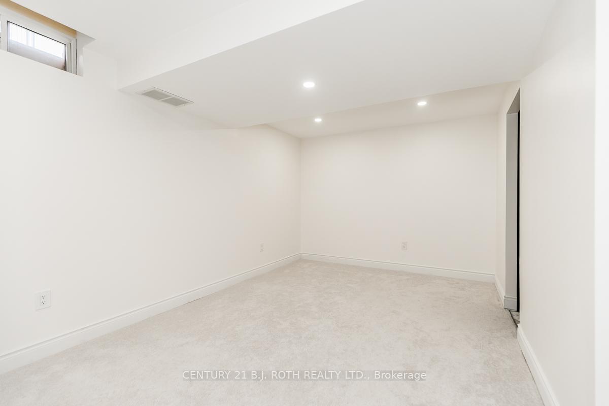 430 Mapleview Drive E 18