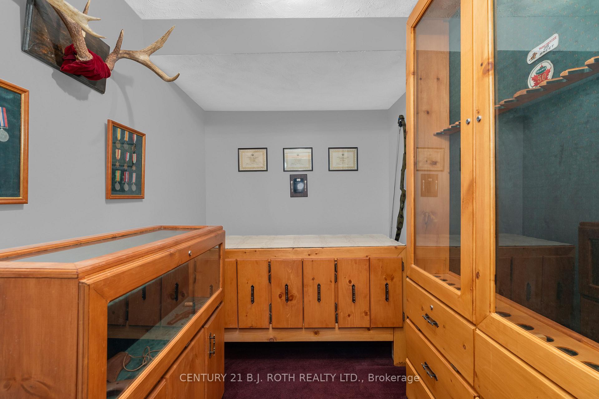 37 Laurentian Lane