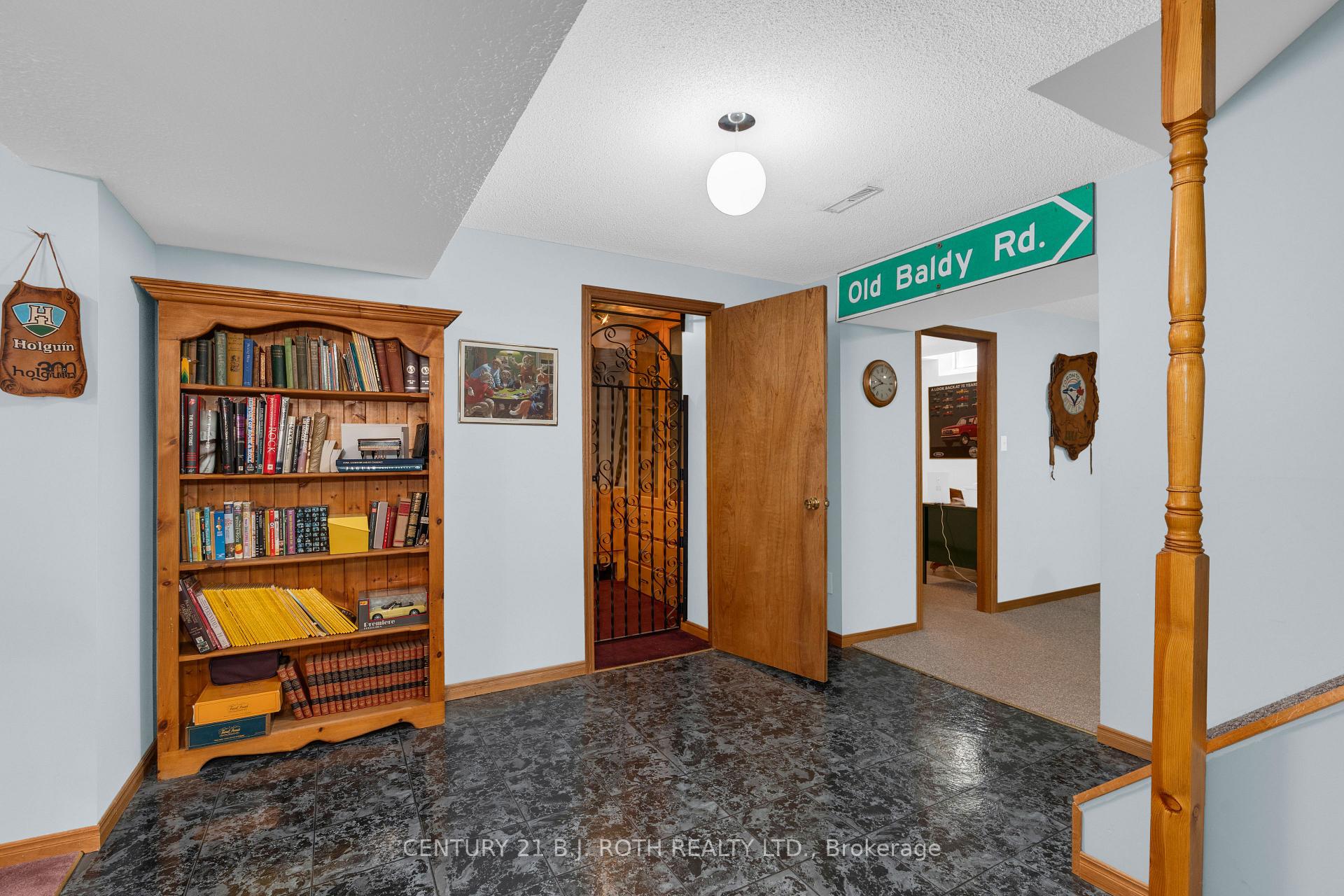 37 Laurentian Lane