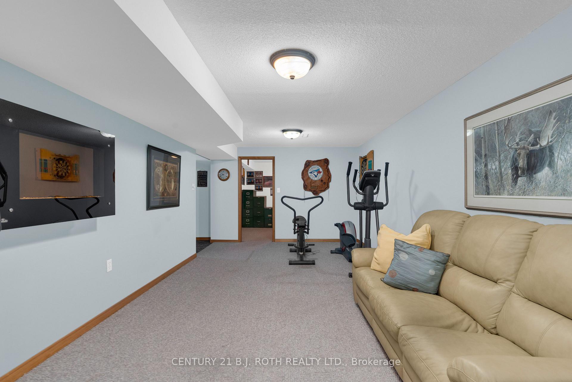 37 Laurentian Lane