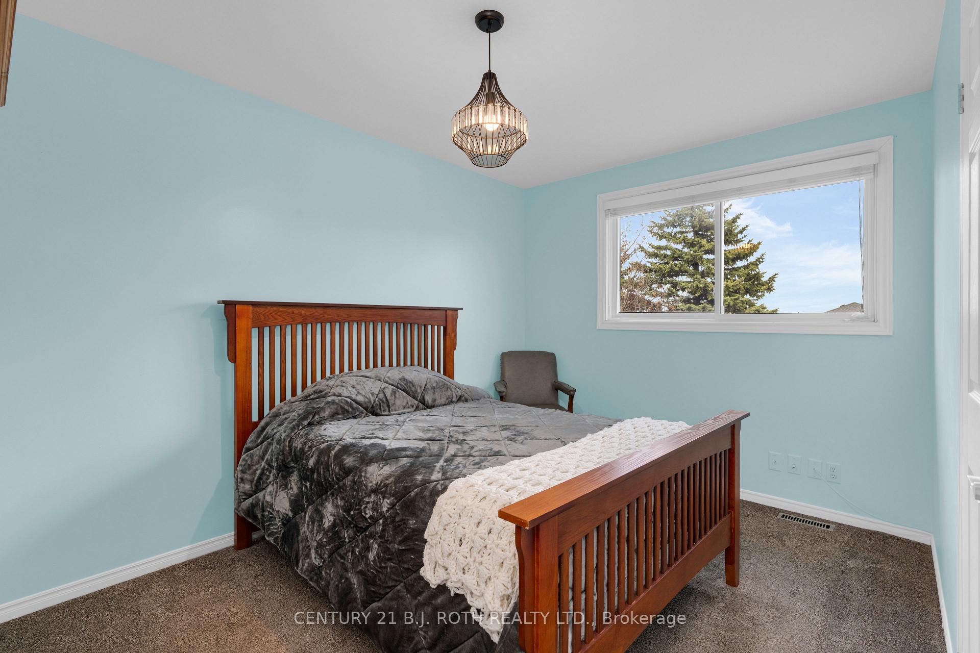 37 Laurentian Lane