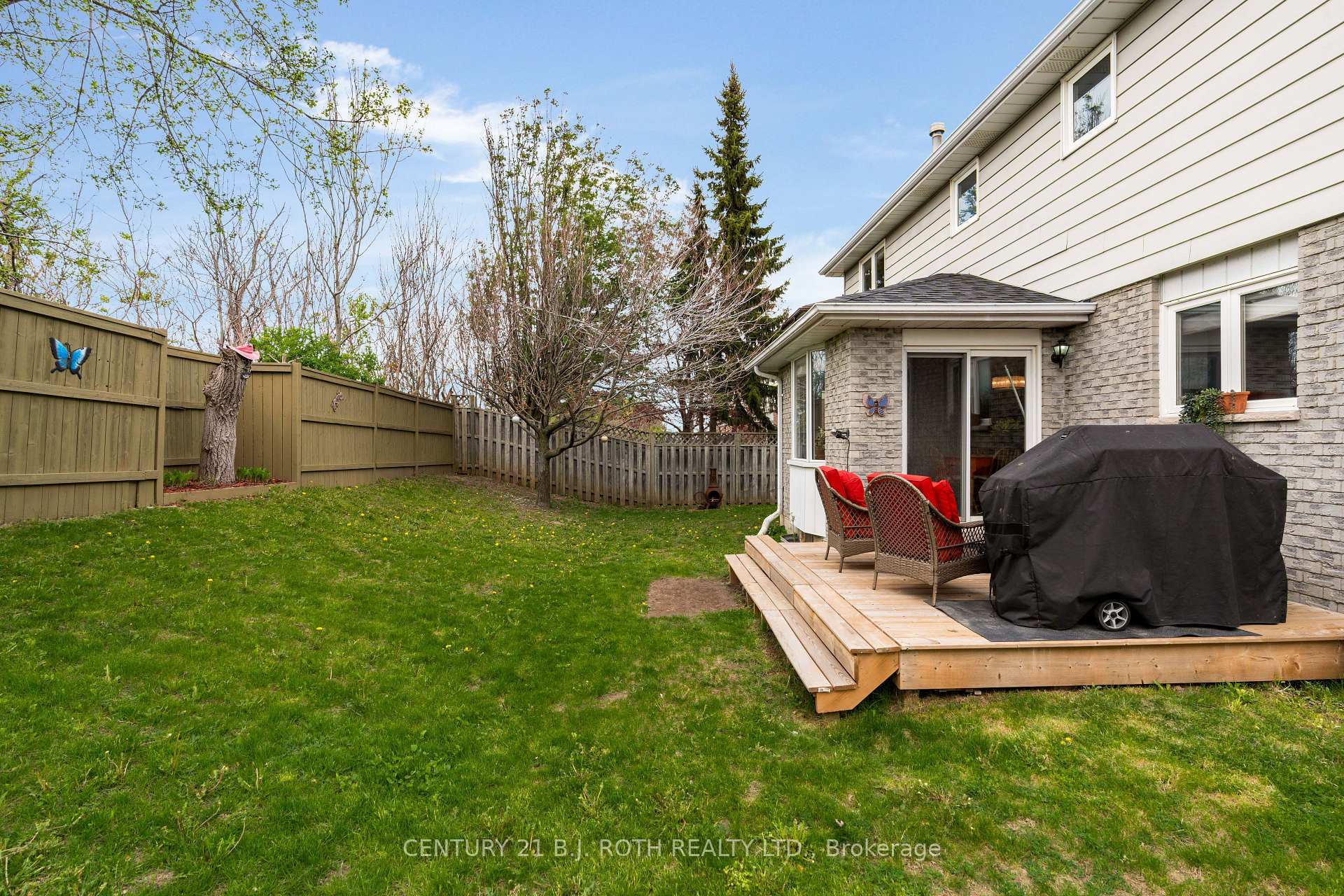37 Laurentian Lane