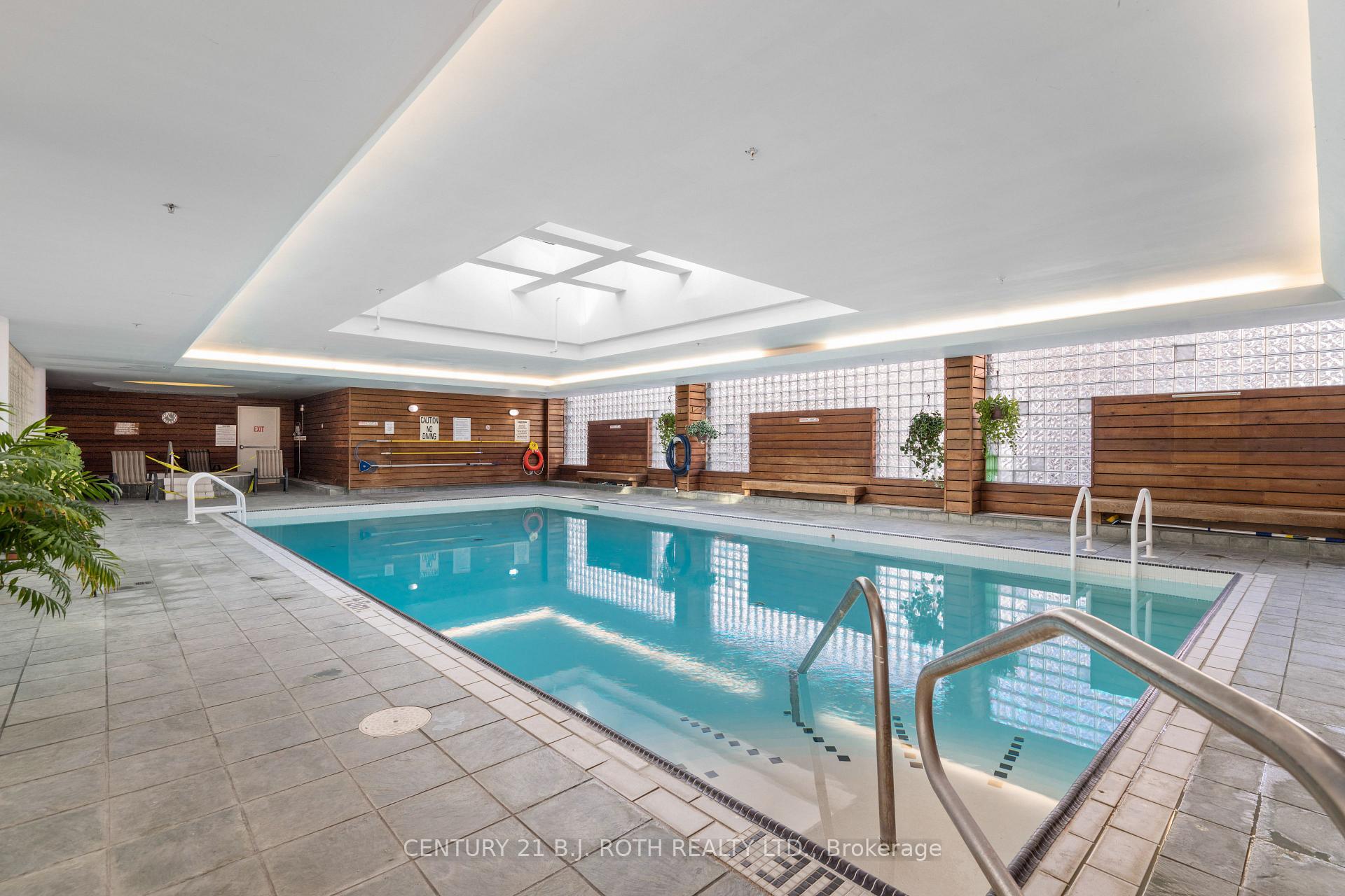 150 Dunlop Street E 807