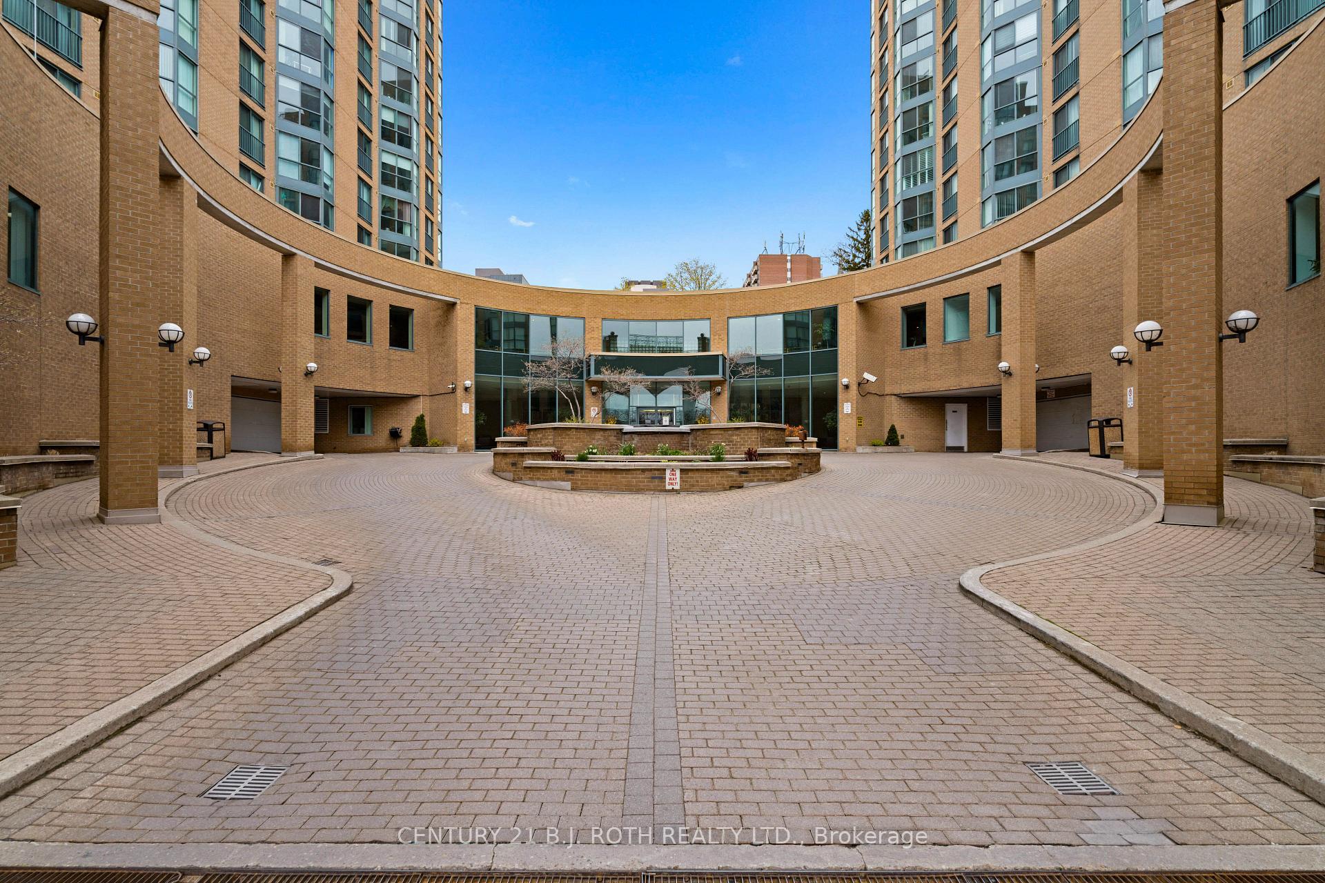 150 Dunlop Street E 807