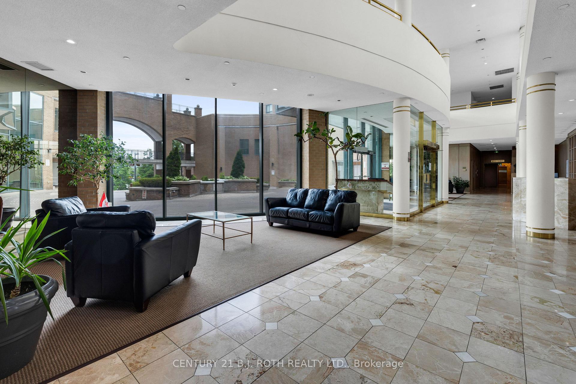 150 Dunlop Street E 807