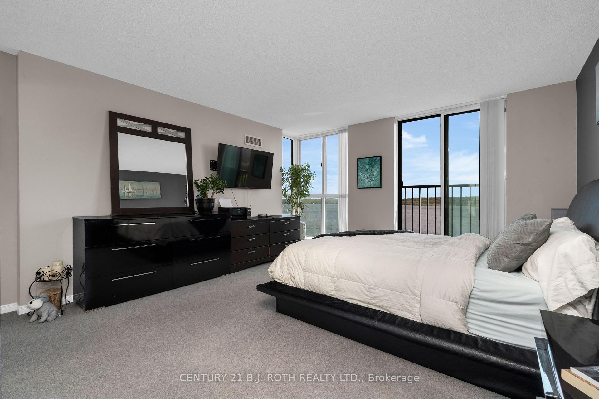 150 Dunlop Street E 807