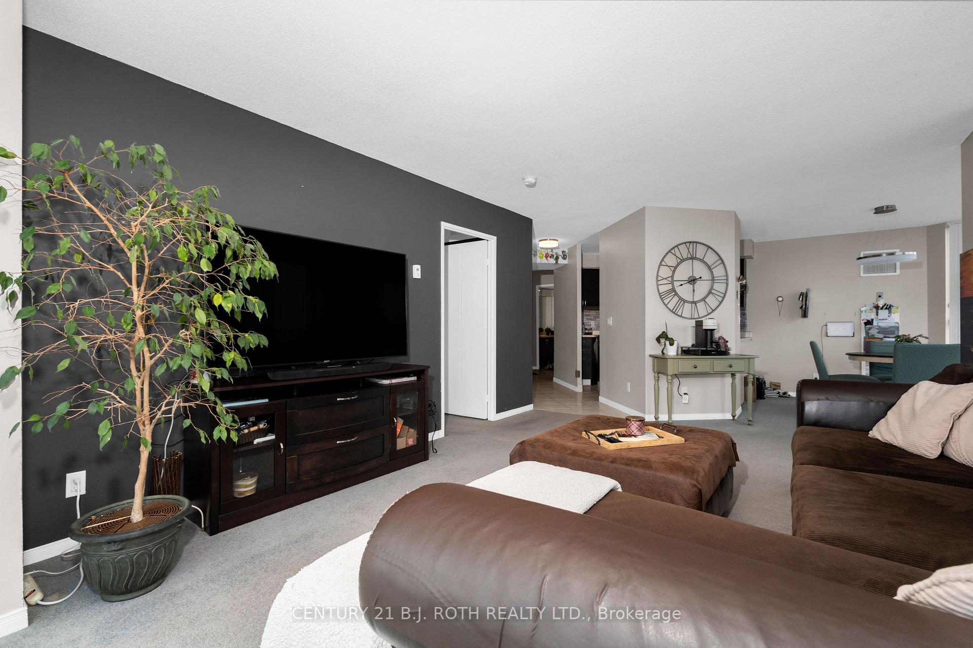 150 Dunlop Street E 807