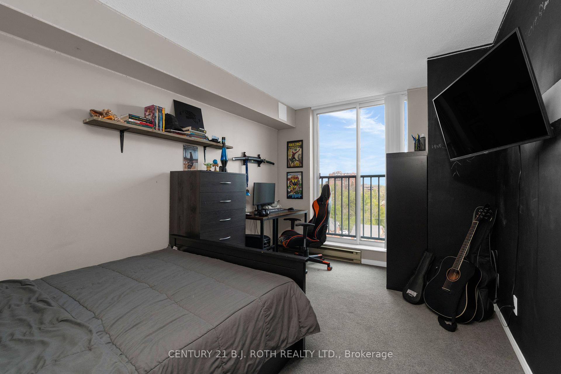 150 Dunlop Street E 807