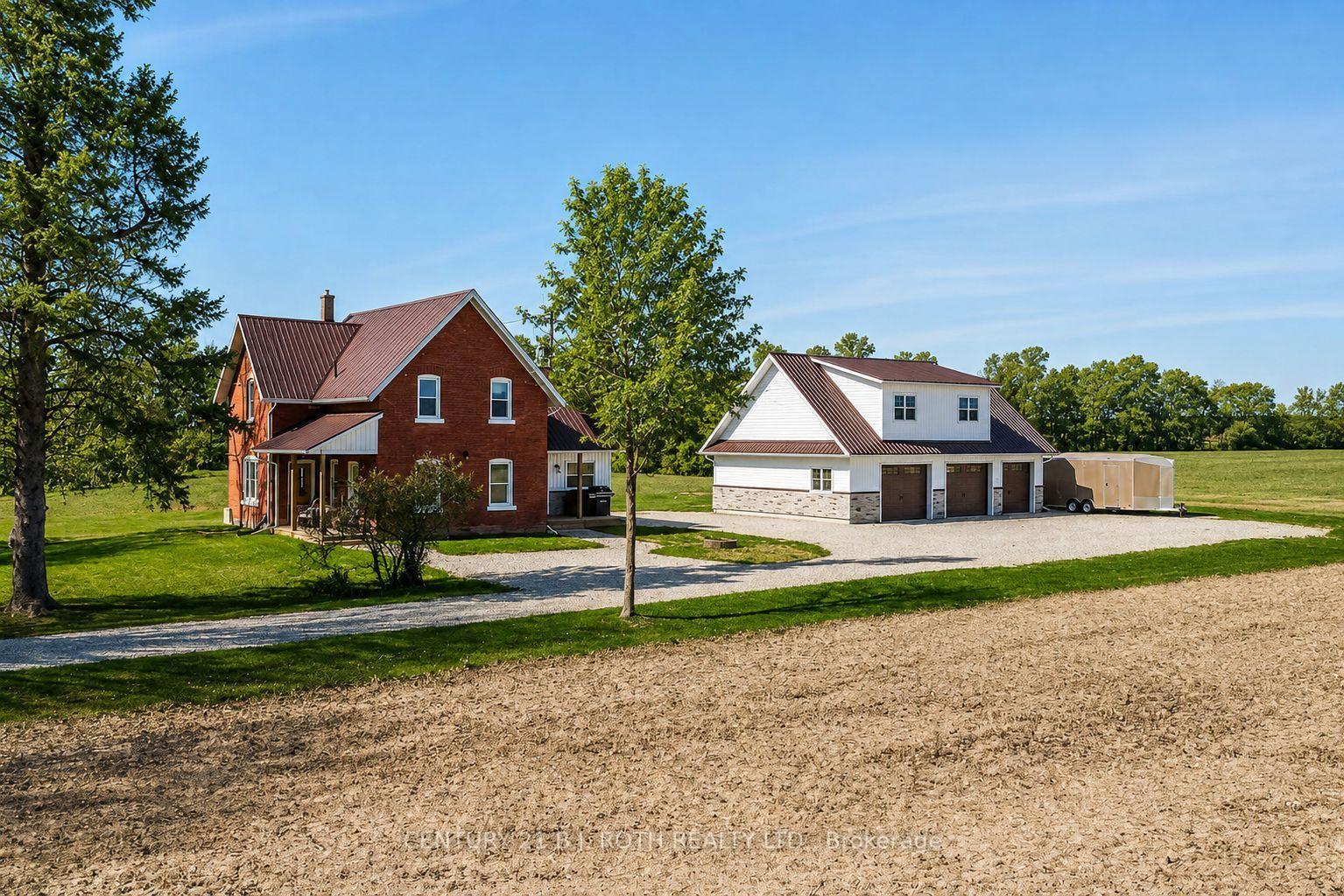 1153 Glengarry Landing Road S