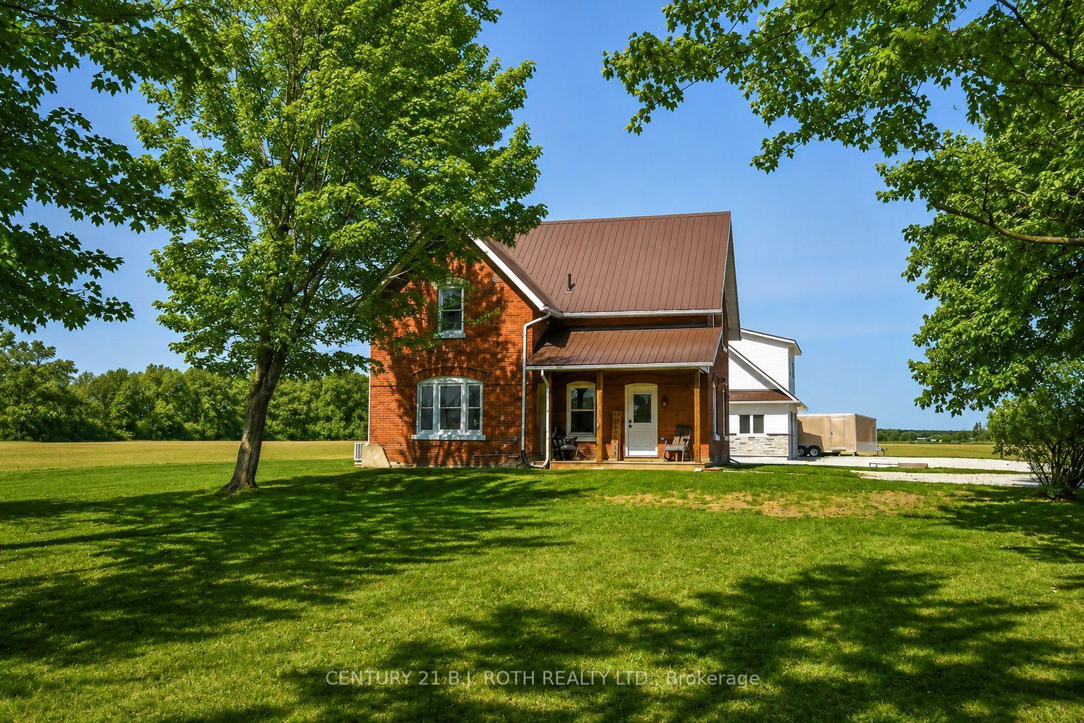 1153 Glengarry Landing Road S
