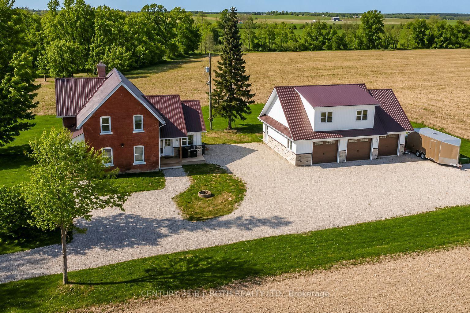 1153 Glengarry Landing Road S