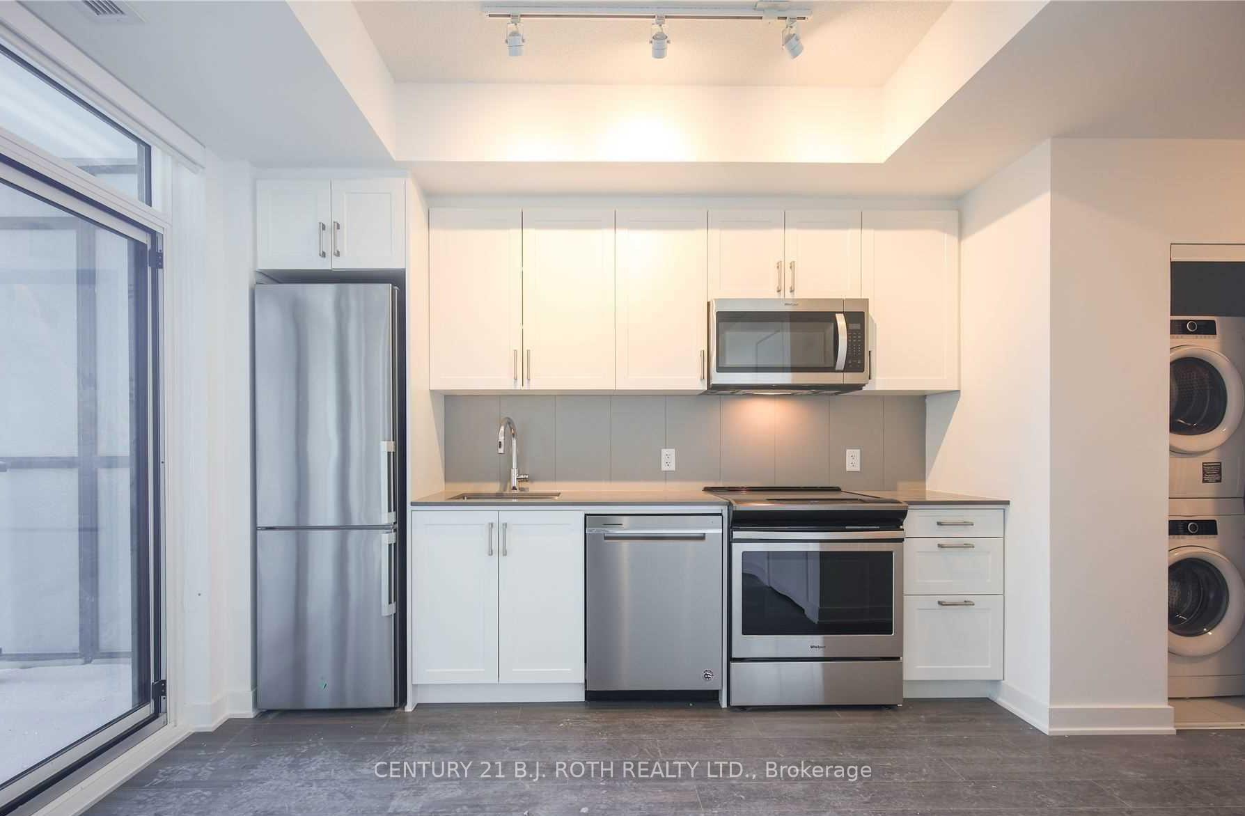 681 Yonge Street N 201