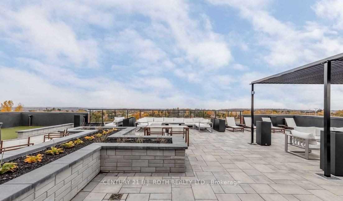 681 Yonge Street N 201