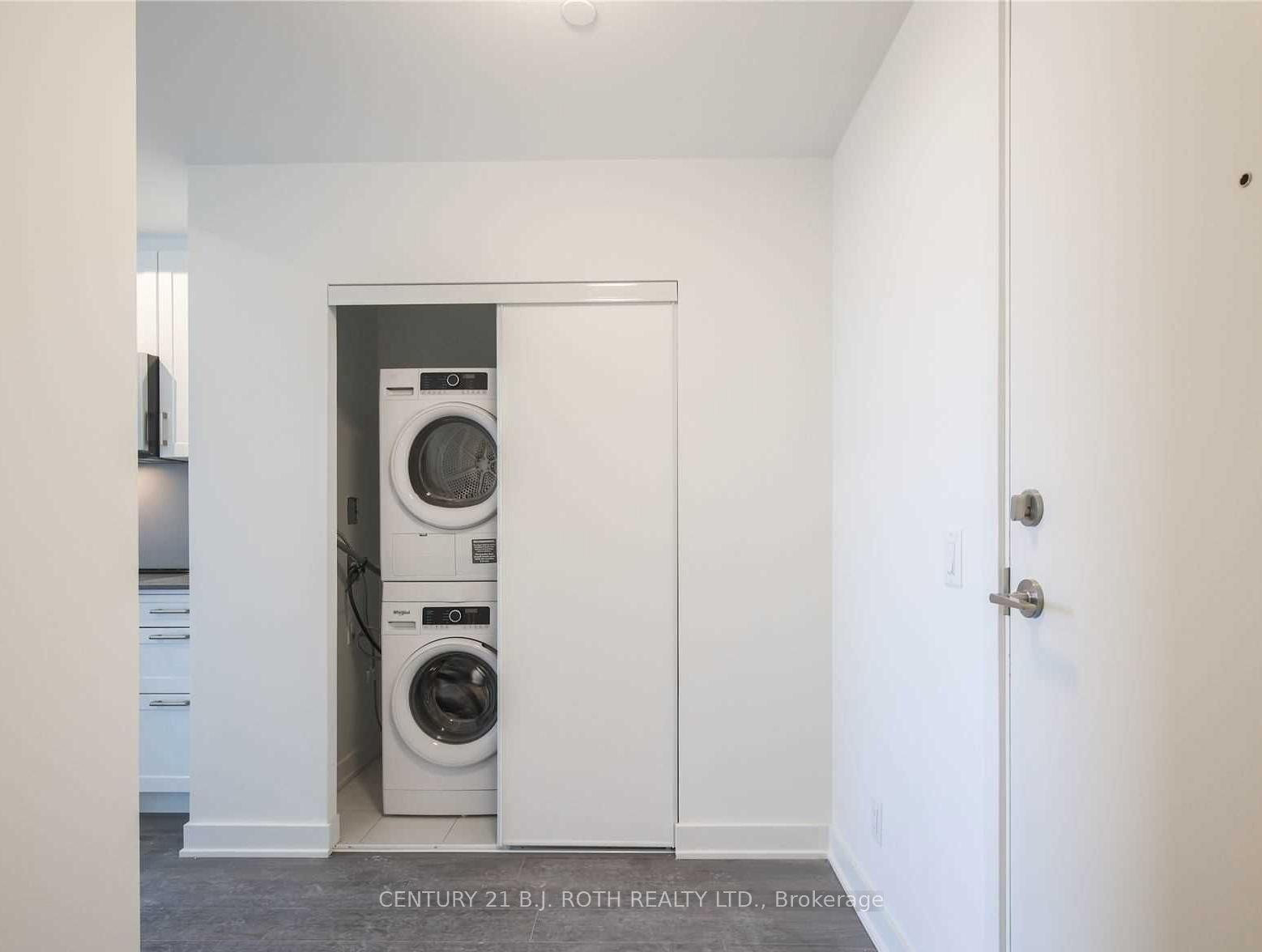 681 Yonge Street N 201