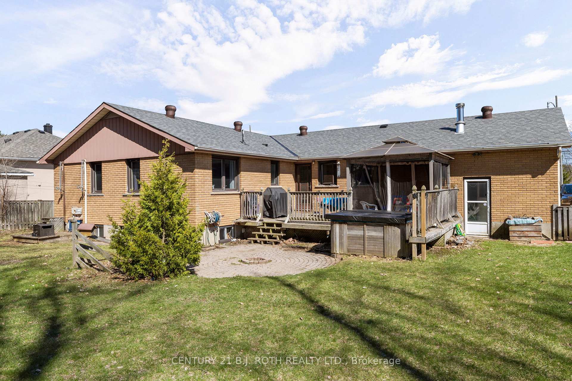 823 Essa Road