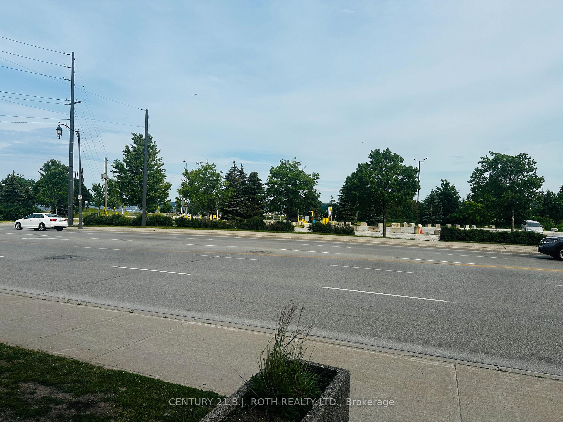 34 Simcoe Street 101