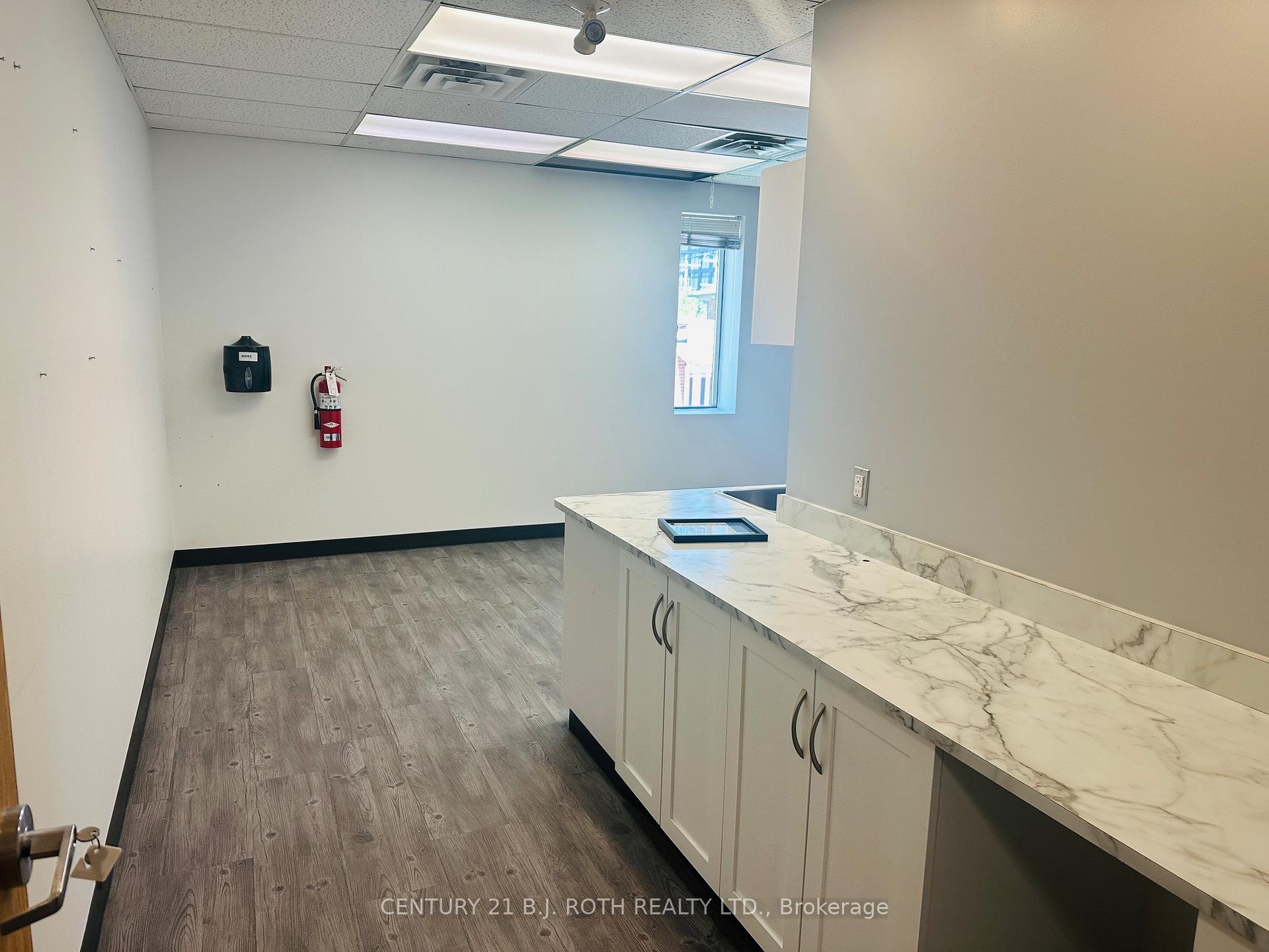 34 Simcoe Street 301,302,303