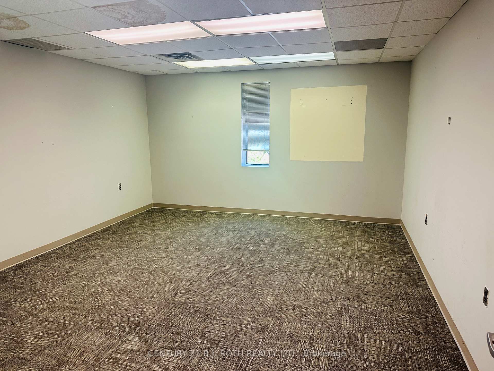 34 Simcoe Street 301,302,303