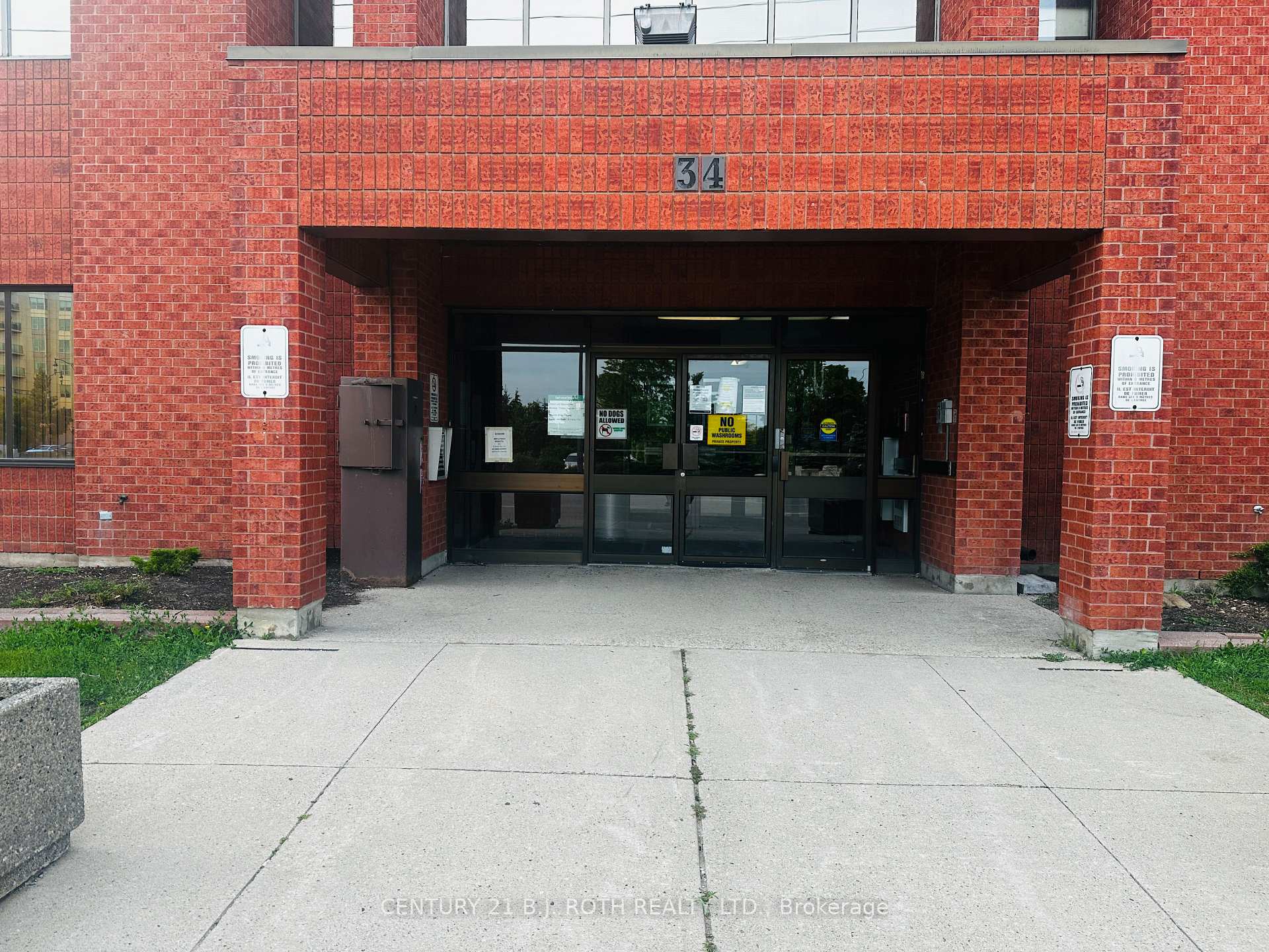34 Simcoe Street 301,302,303