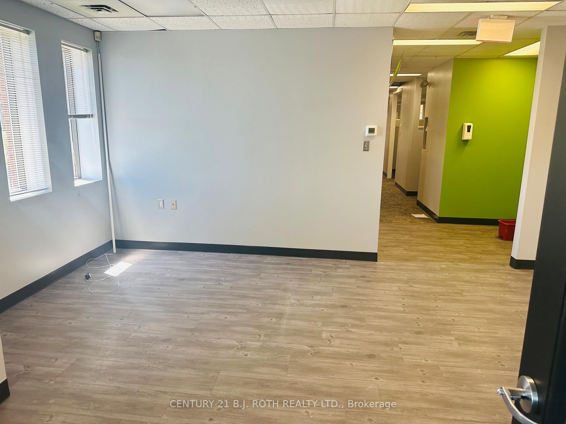 34 Simcoe Street 301,302,303