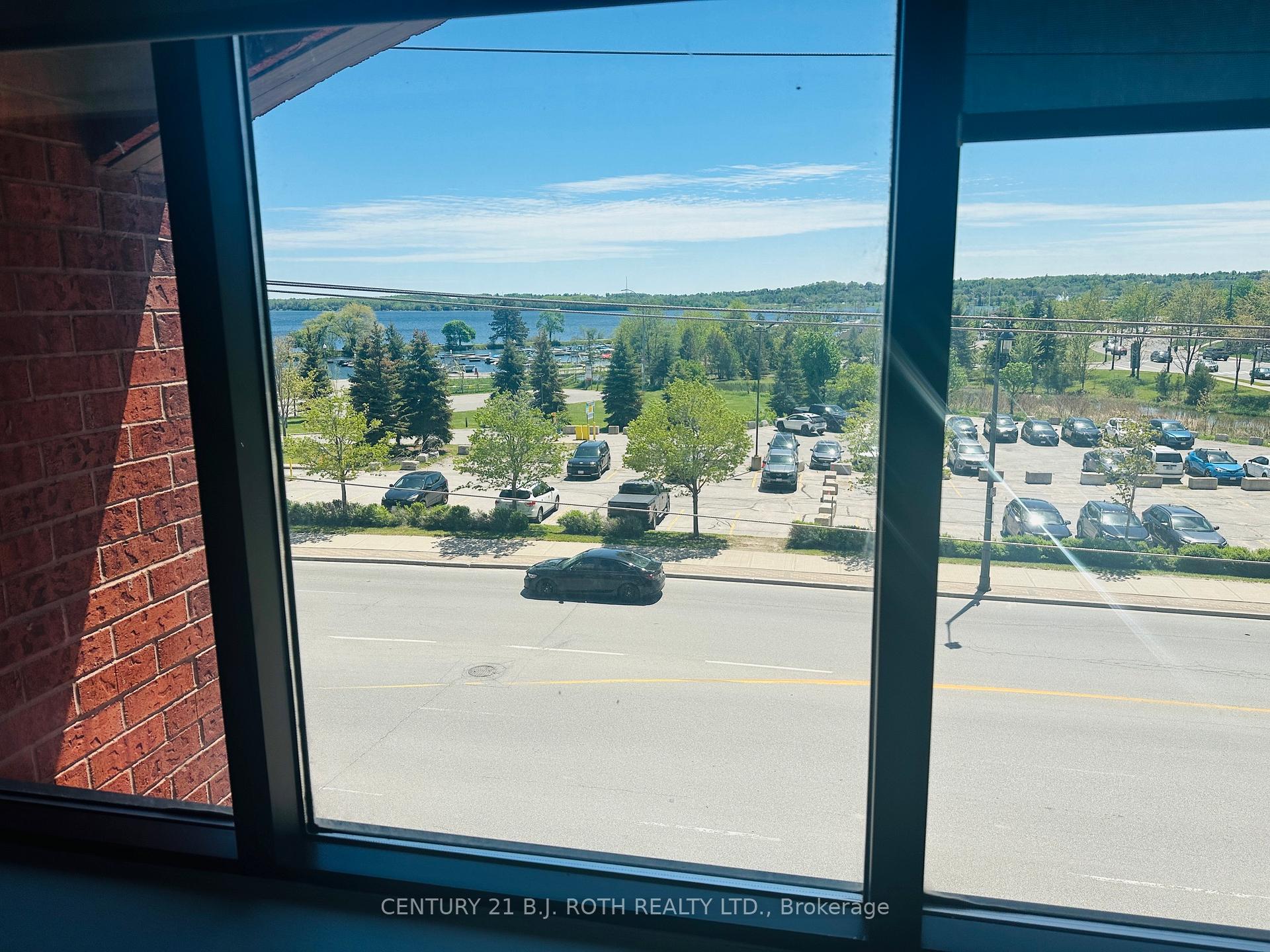 34 Simcoe Street 301,302,303