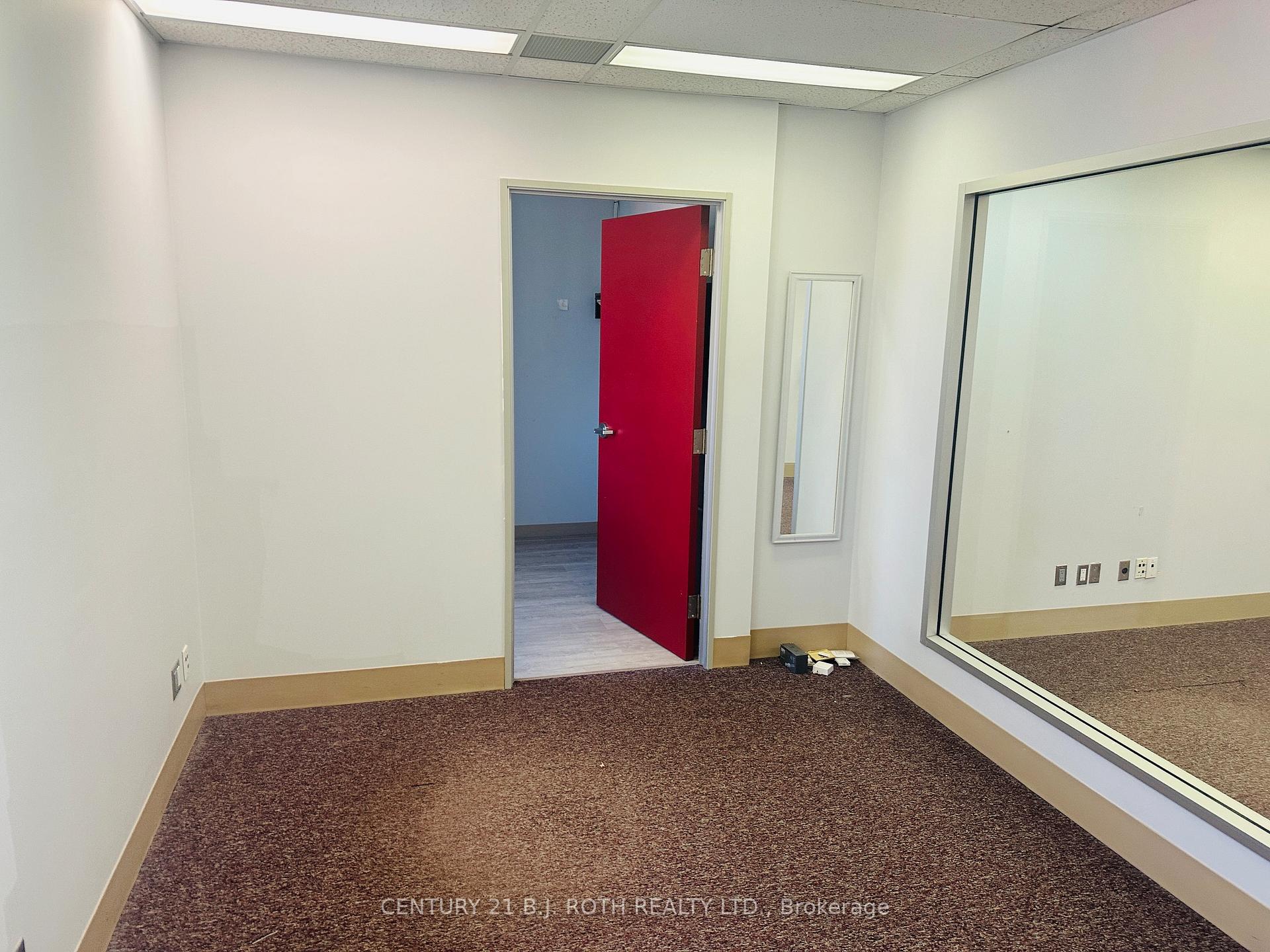 34 Simcoe Street 301,302,303