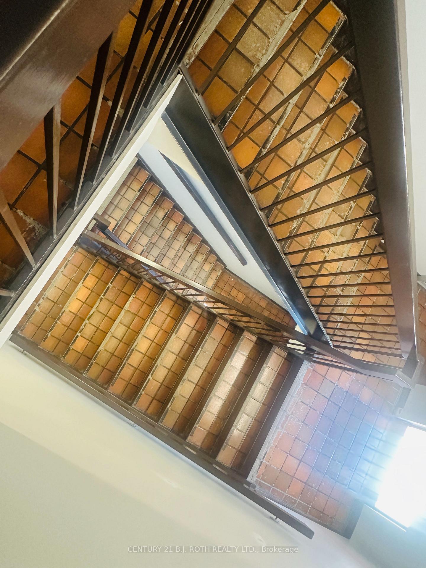 34 Simcoe Street 301,302,303