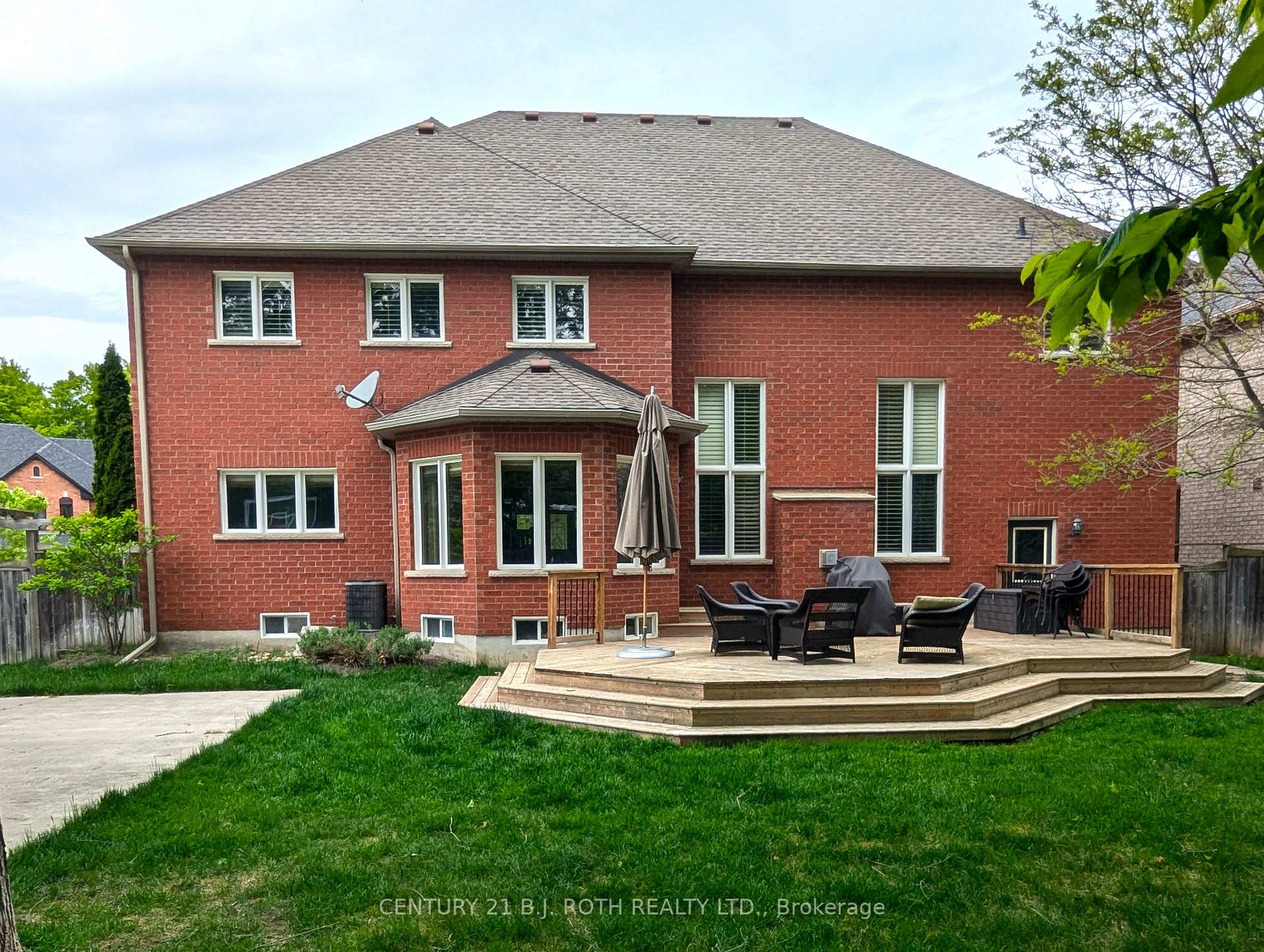 38 Camelot Square