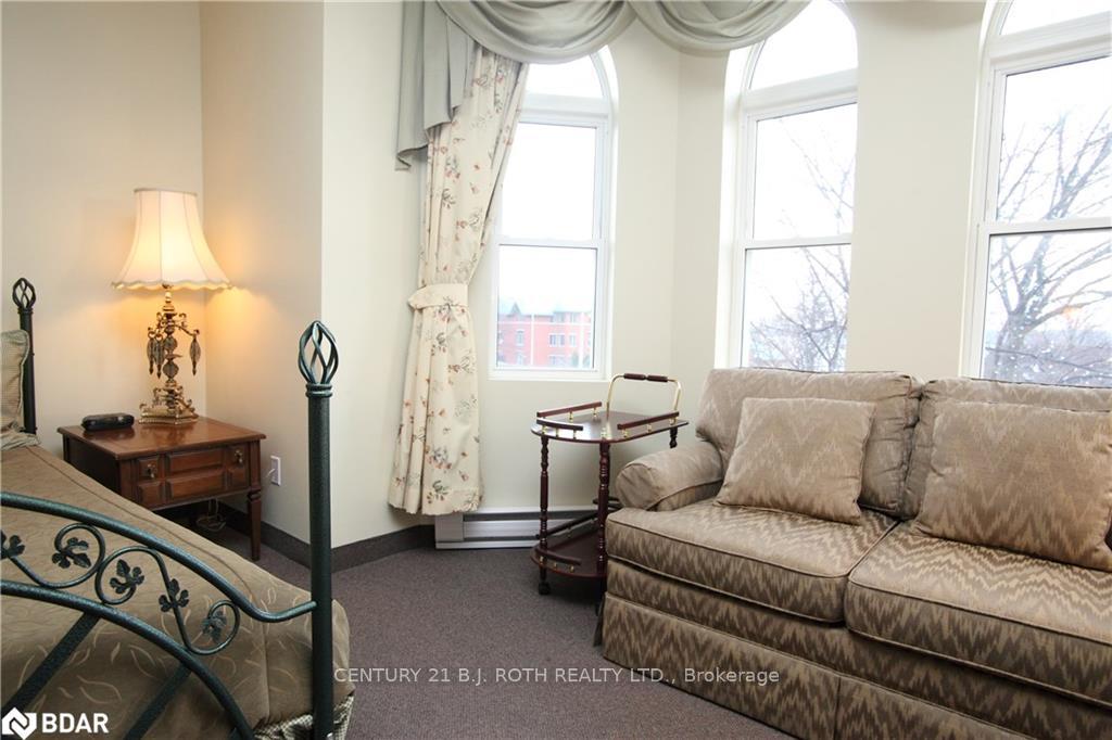 1 Berczy Street