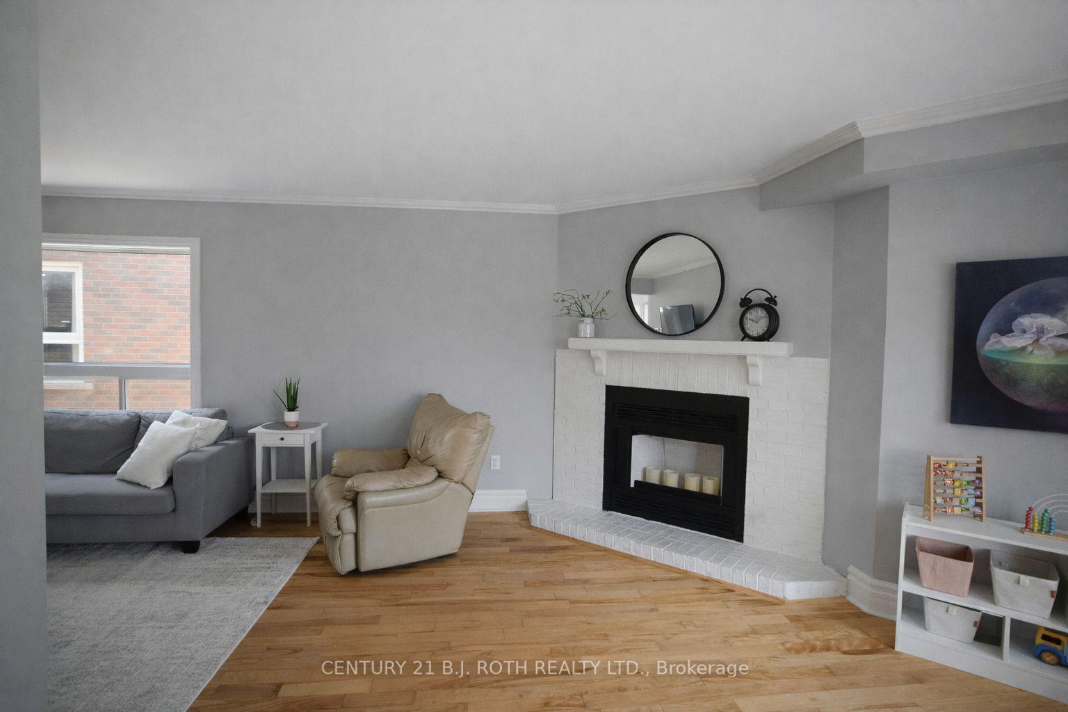 9 Laidlaw Drive N