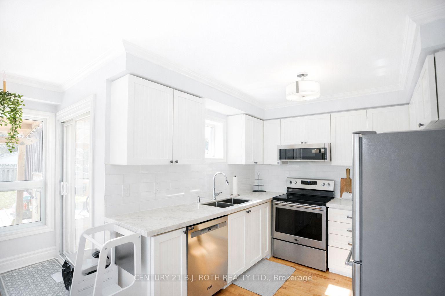 9 Laidlaw Drive N