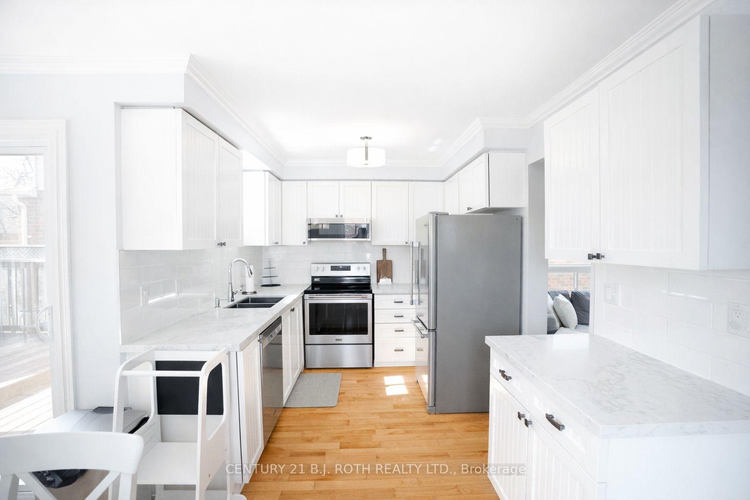 9 Laidlaw Drive N