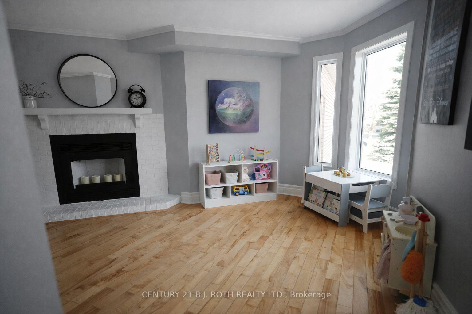 9 Laidlaw Drive N