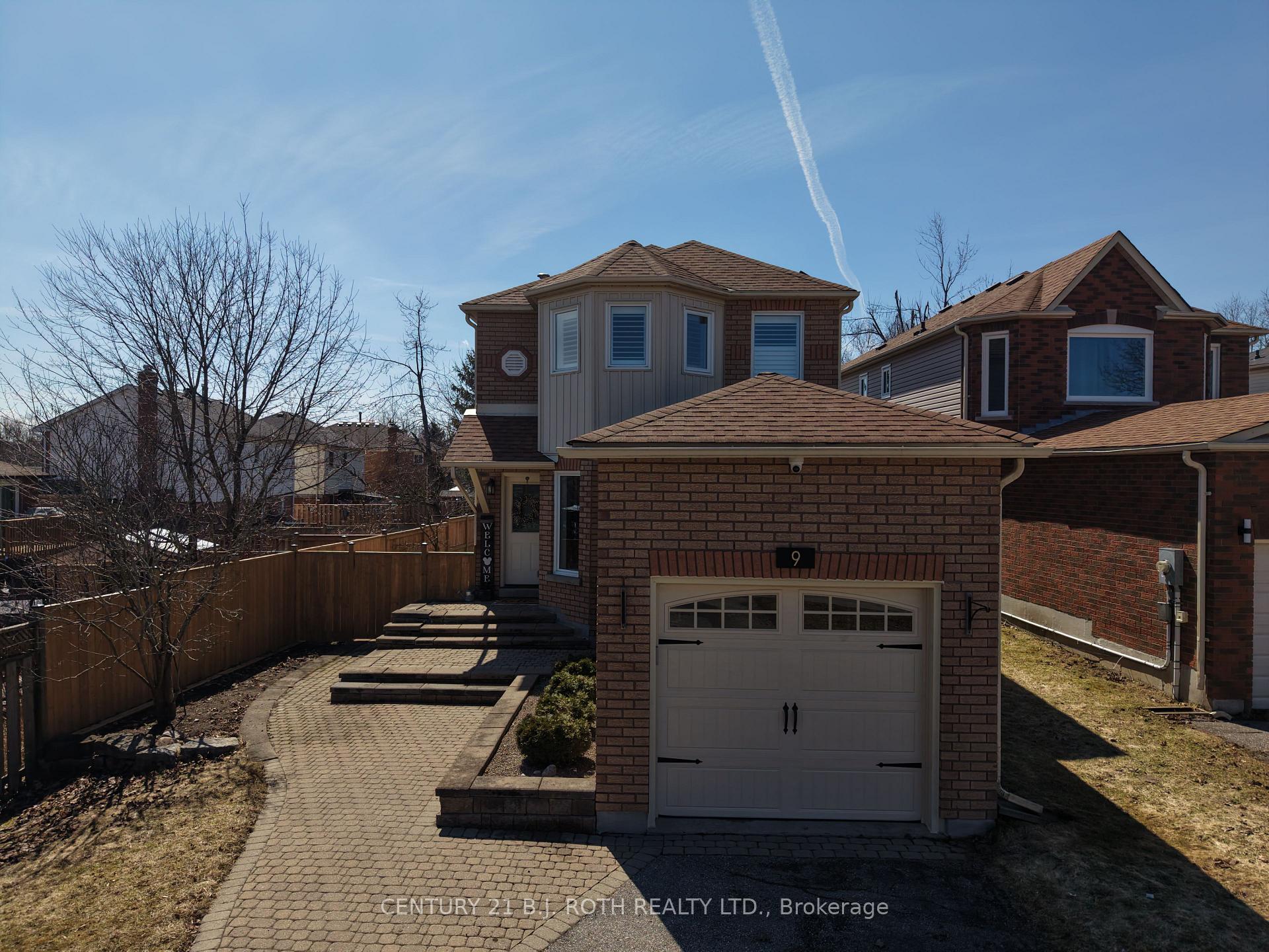 9 Laidlaw Drive N