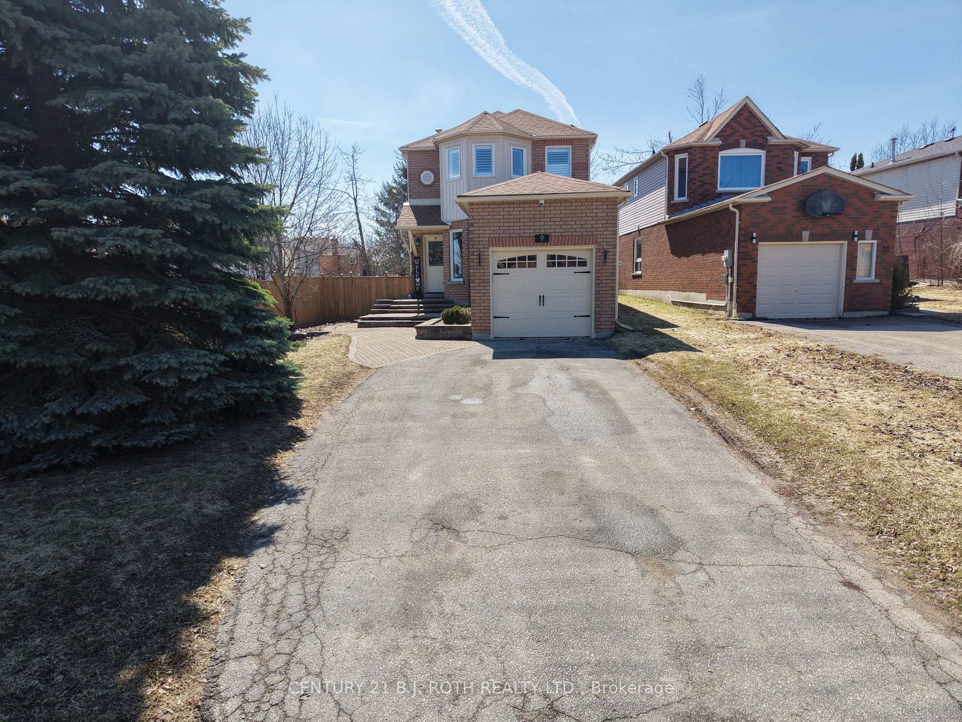 9 Laidlaw Drive N