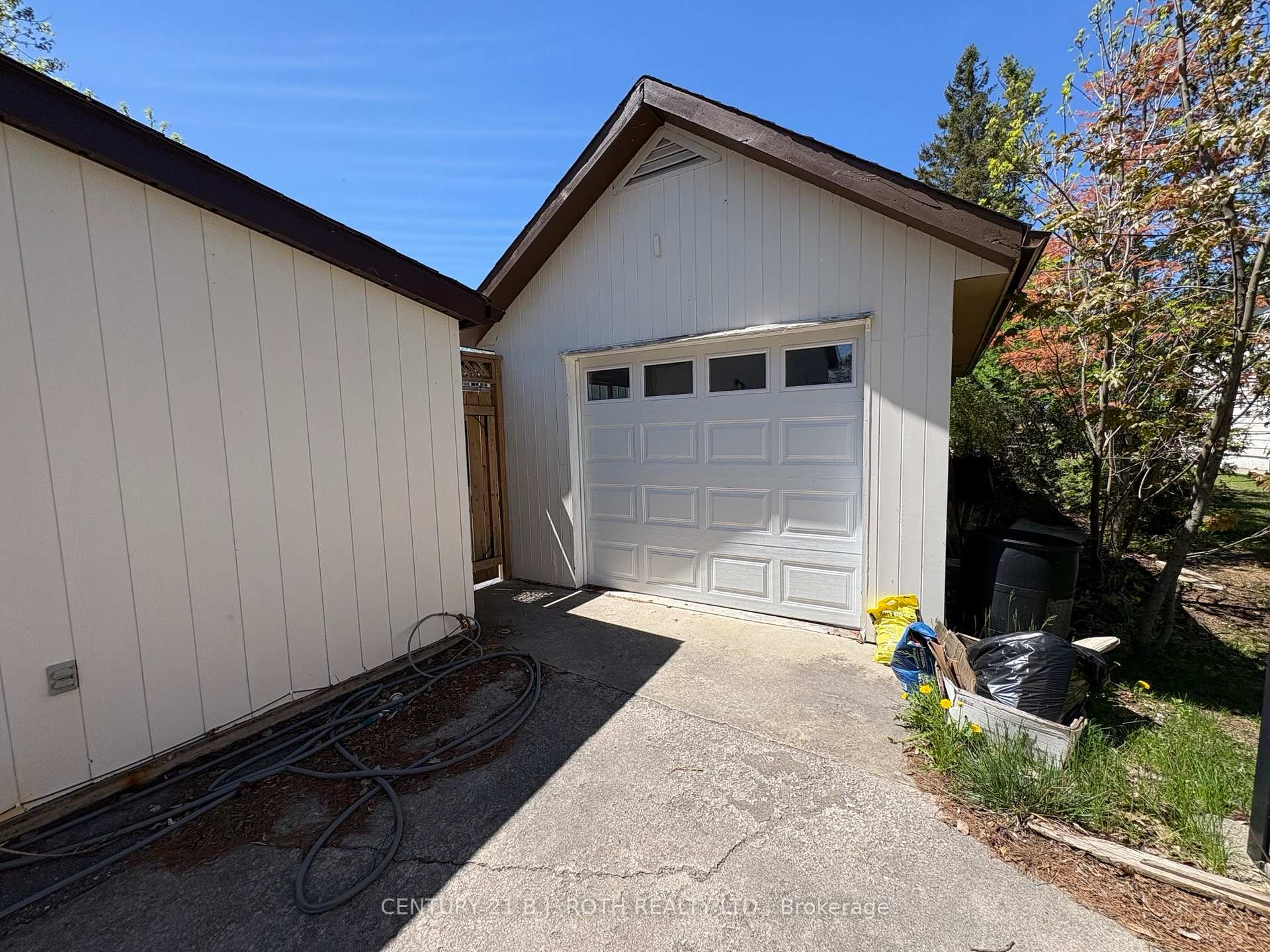 288 RIVER Road E