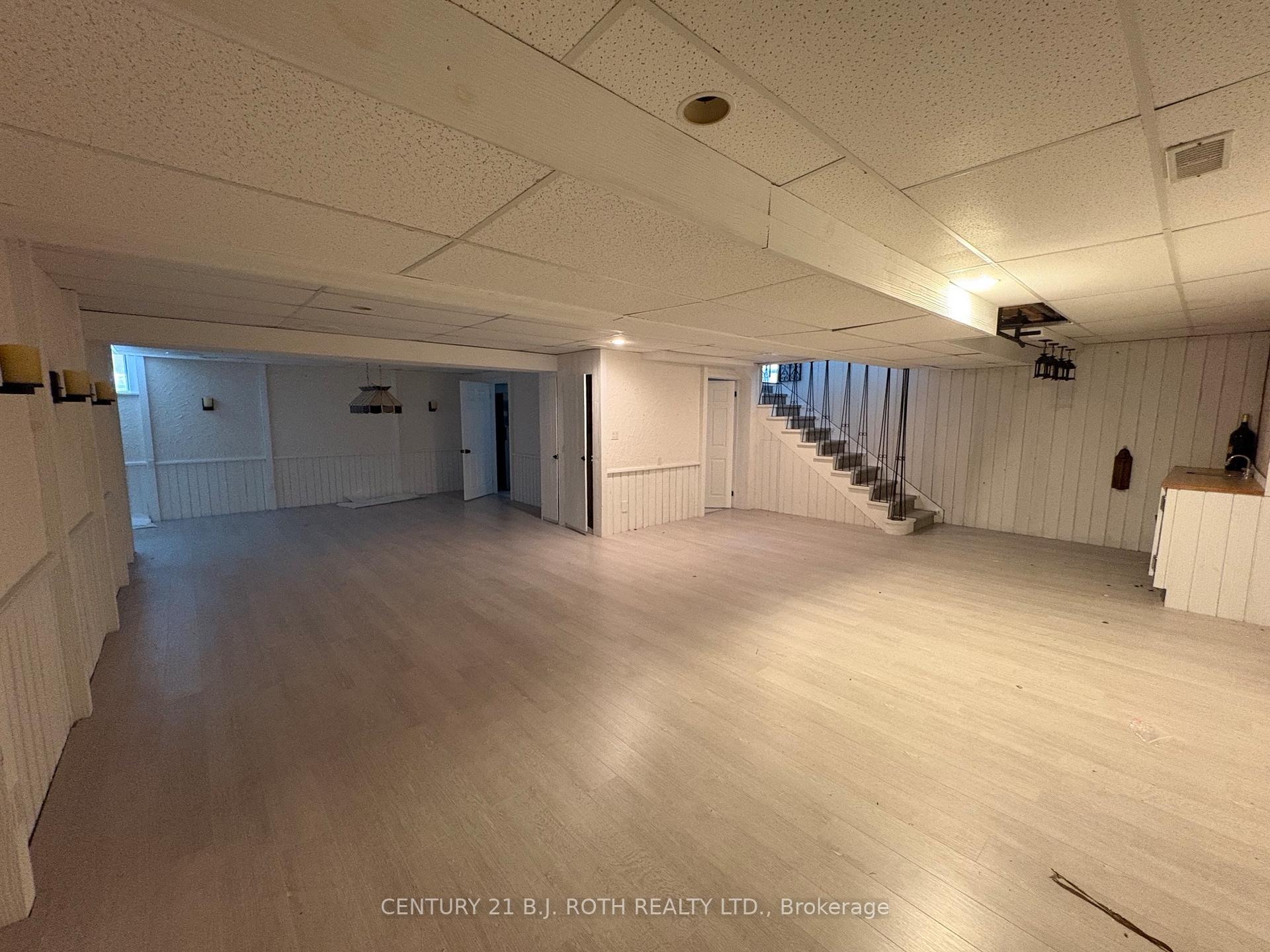 288 RIVER Road E