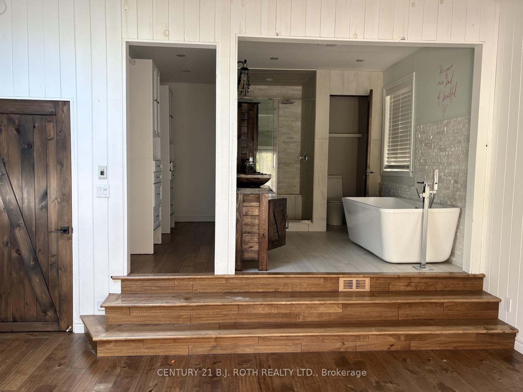 288 RIVER Road E