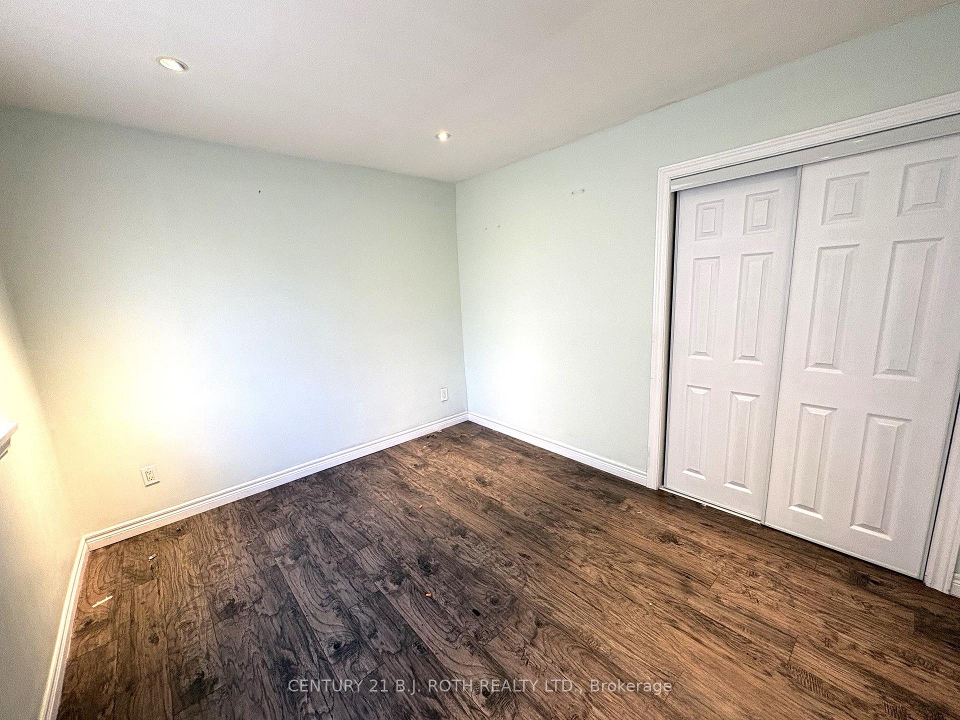 288 RIVER Road E