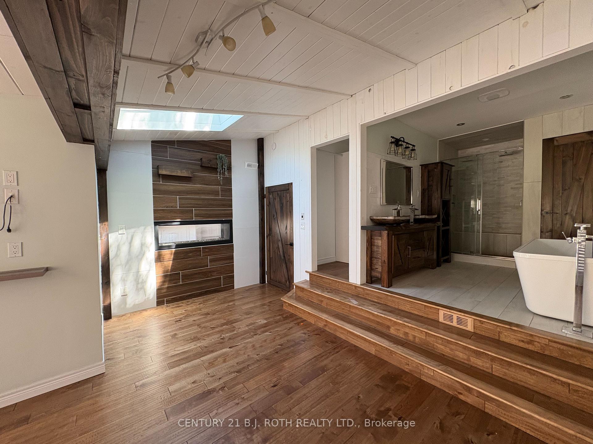 288 RIVER Road E